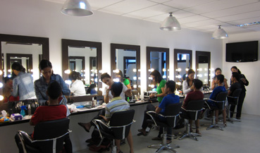 Makeup class picture